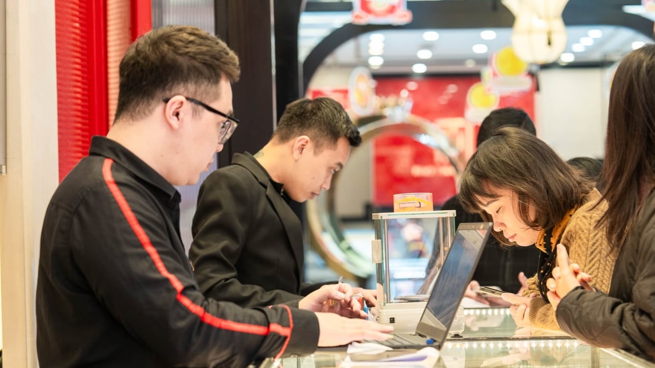 Giá vàng hôm nay 4/3: Vàng miếng SJC ‘bốc hơi’ tới 5 triệu/lượng