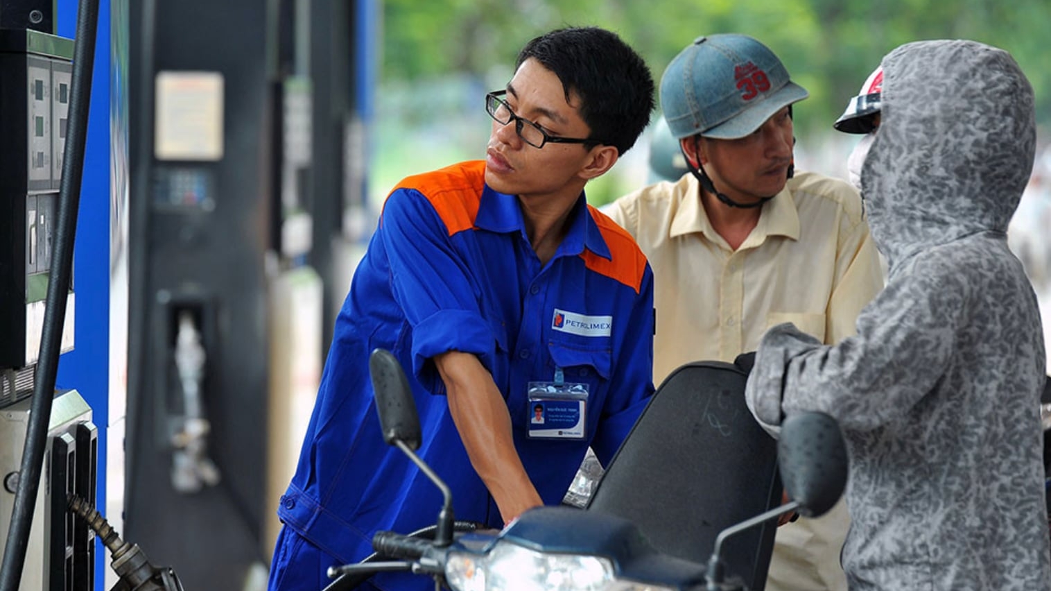 Nhập khẩu xăng dầu tăng 31% trong 2 tháng đầu năm