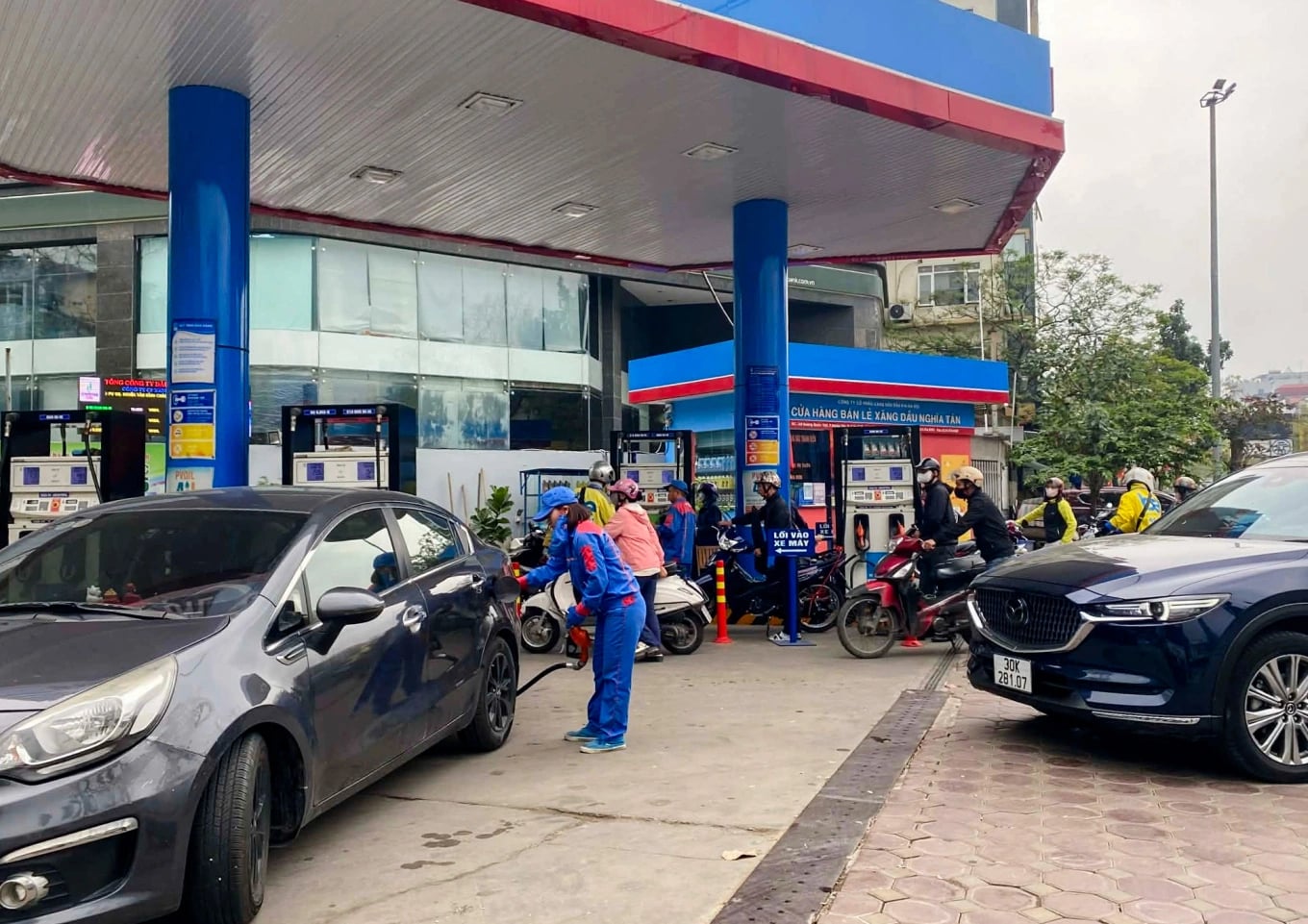 Bộ Tài chính đề xuất đưa thuế nhập khẩu xăng dầu về 0% Bộ Tài chính đề xuất đưa thuế nhập khẩu xăng dầu về 0%