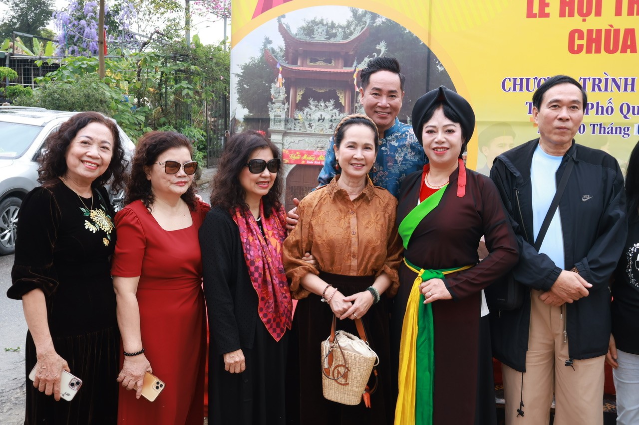 Rộn Ràng Tiếng Hát Quan Họ Giữa Lòng Kinh Bắc: Lễ Hội Chùa Kim Sơn – Làng Quả Cảm