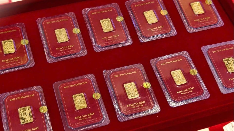 Giá vàng hôm nay 11/3: Vàng nhẫn vượt 186 triệu/lượng