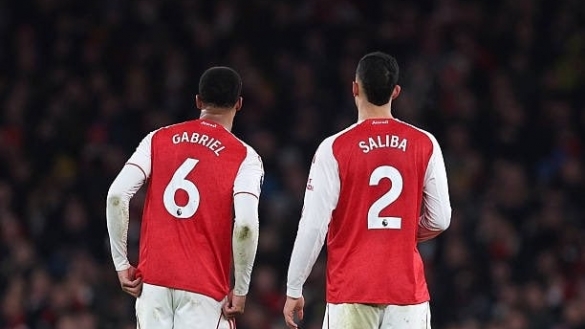 Arsenal 2-0 Everton: Bức tường thành Saliba - Gabriel nâng bước Pháo thủ