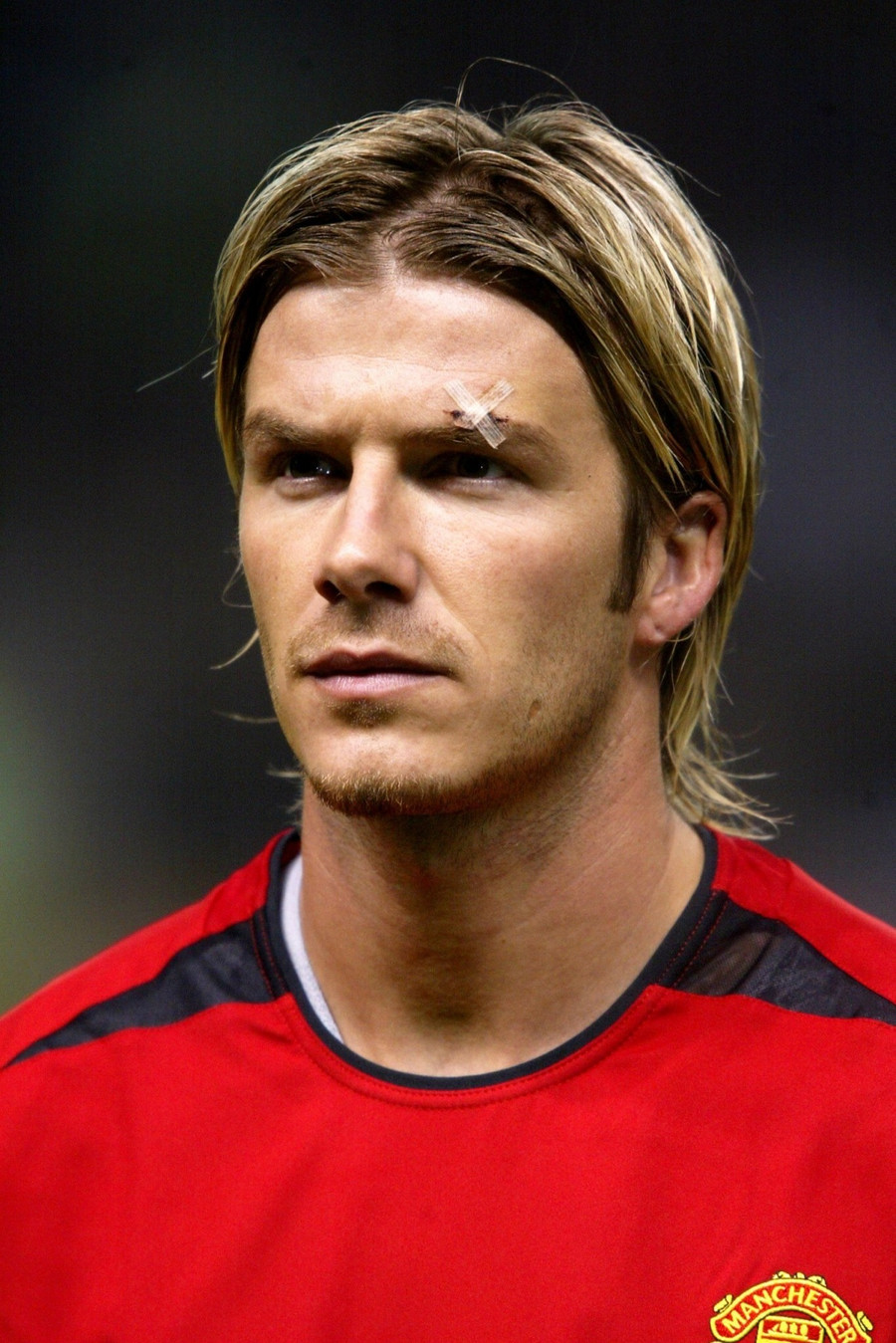 Fernandes xô đổ kỷ lục 26 năm tại Man Utd