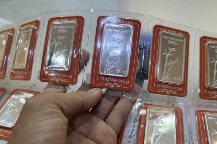 "Bạc mặt" vì đầu tư bạc thỏi