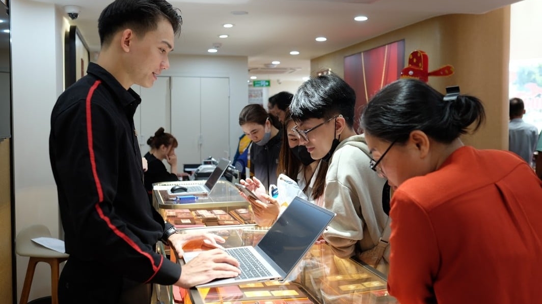 Giá vàng hôm nay 18/3: Vàng nhẫn tăng nhẹ, lấy lại mốc 183 triệu/lượng