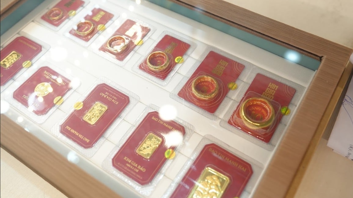 Giá vàng hôm nay 19/3: Vàng miếng, vàng nhẫn ‘bốc hơi’ tới gần 5 triệu/lượng