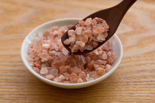 Muối hồng Himalaya có tốt hơn muối thường không? Muối hồng Himalaya có tốt hơn muối thường không?