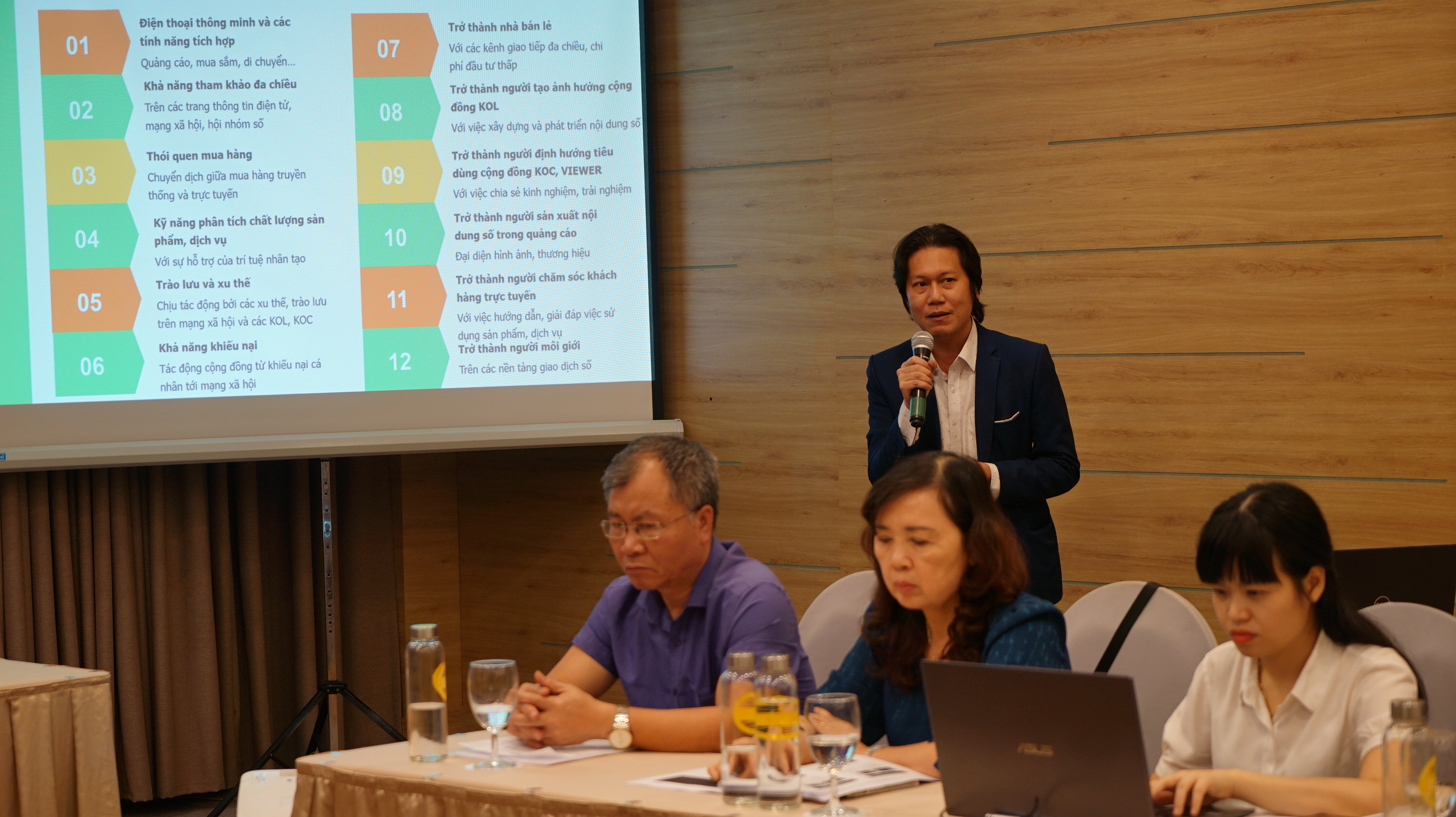 CẬP NHẬT: Tọa đàm "Cách mạng công nghiệp 4.0 và cơ hội cho ngành bán lẻ Việt Nam"