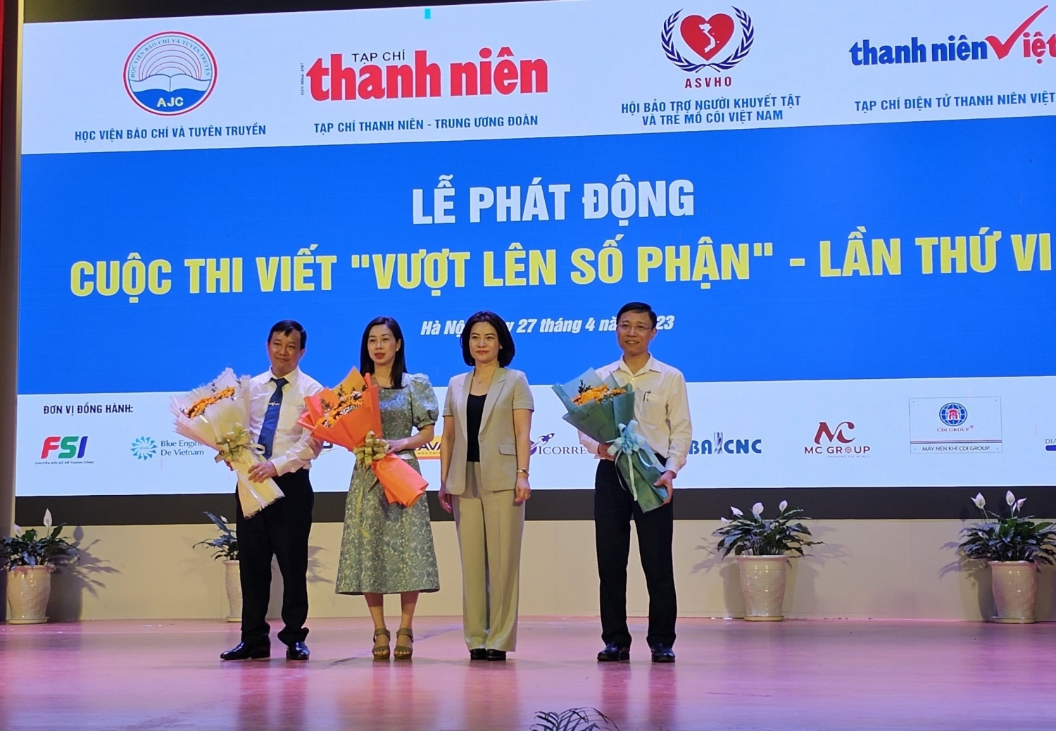 Tạp chí Thanh Niên tổ chức cuộc thi viết "Vượt lên số phận" lần thứ VI Tạp chí Thanh Niên tổ chức cuộc thi viết "Vượt lên số phận" lần thứ VI