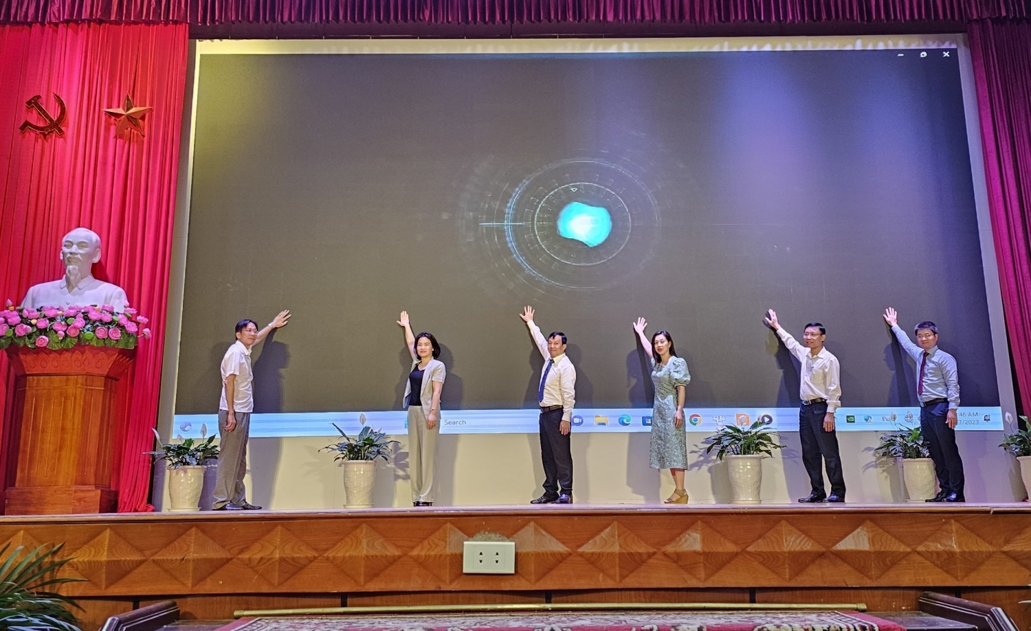 Tạp chí Thanh Niên tổ chức cuộc thi viết "Vượt lên số phận" lần thứ VI Tạp chí Thanh Niên tổ chức cuộc thi viết "Vượt lên số phận" lần thứ VI