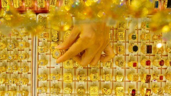 Giá vàng hôm nay ngày 5/4 lao dốc vùn vụt giá vàng nhẫn và miếng