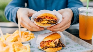 Tại sao có người ăn ít vẫn tăng cân?