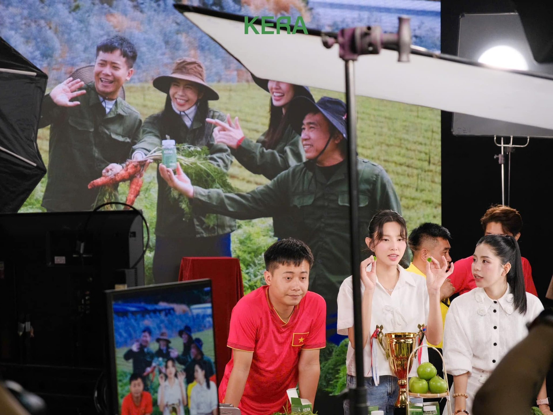 Công nghiệp livestream: "Cỗ máy in tiền" trăm tỷ của các streamer Việt