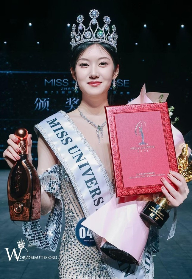 Hàng loạt Hoa hậu Hoàn vũ bị tước vương miện trước Miss Universe Trung Quốc Hàng loạt Hoa hậu Hoàn vũ bị tước vương miện trước Miss Universe Trung Quốc