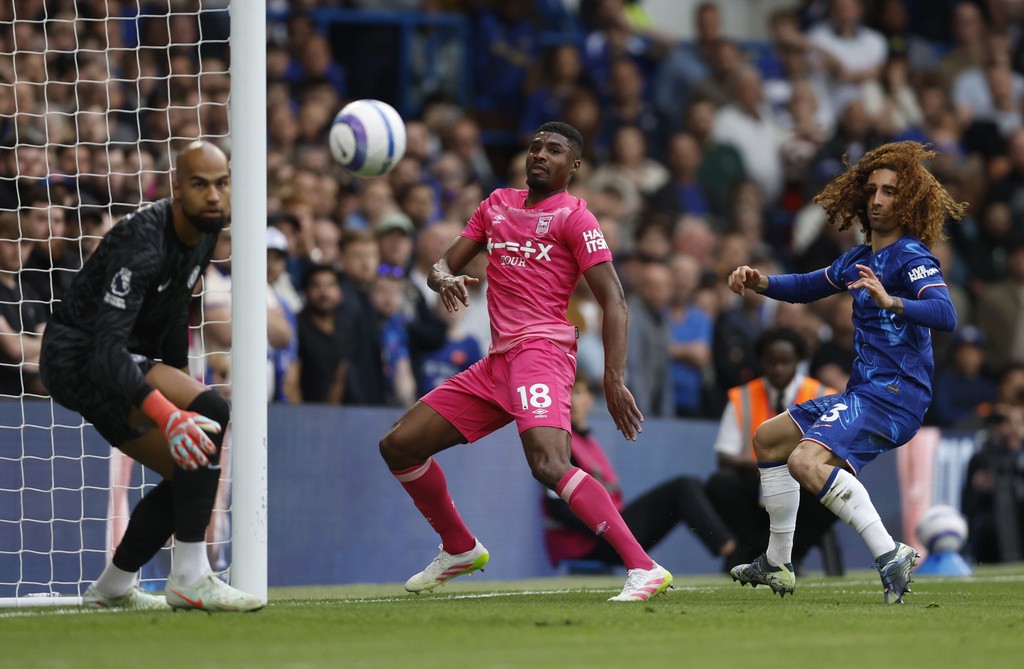 Sancho tỏa sáng nhưng Chelsea vẫn hòa thất vọng trước tân binh Ipswich