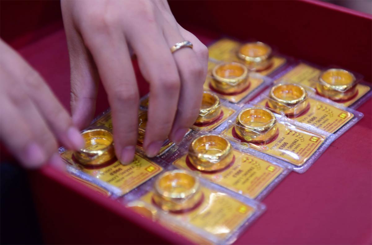 Giá vàng áp sát mốc 110 triệu/lượng, tăng hơn 2 triệu chỉ sau một đêm