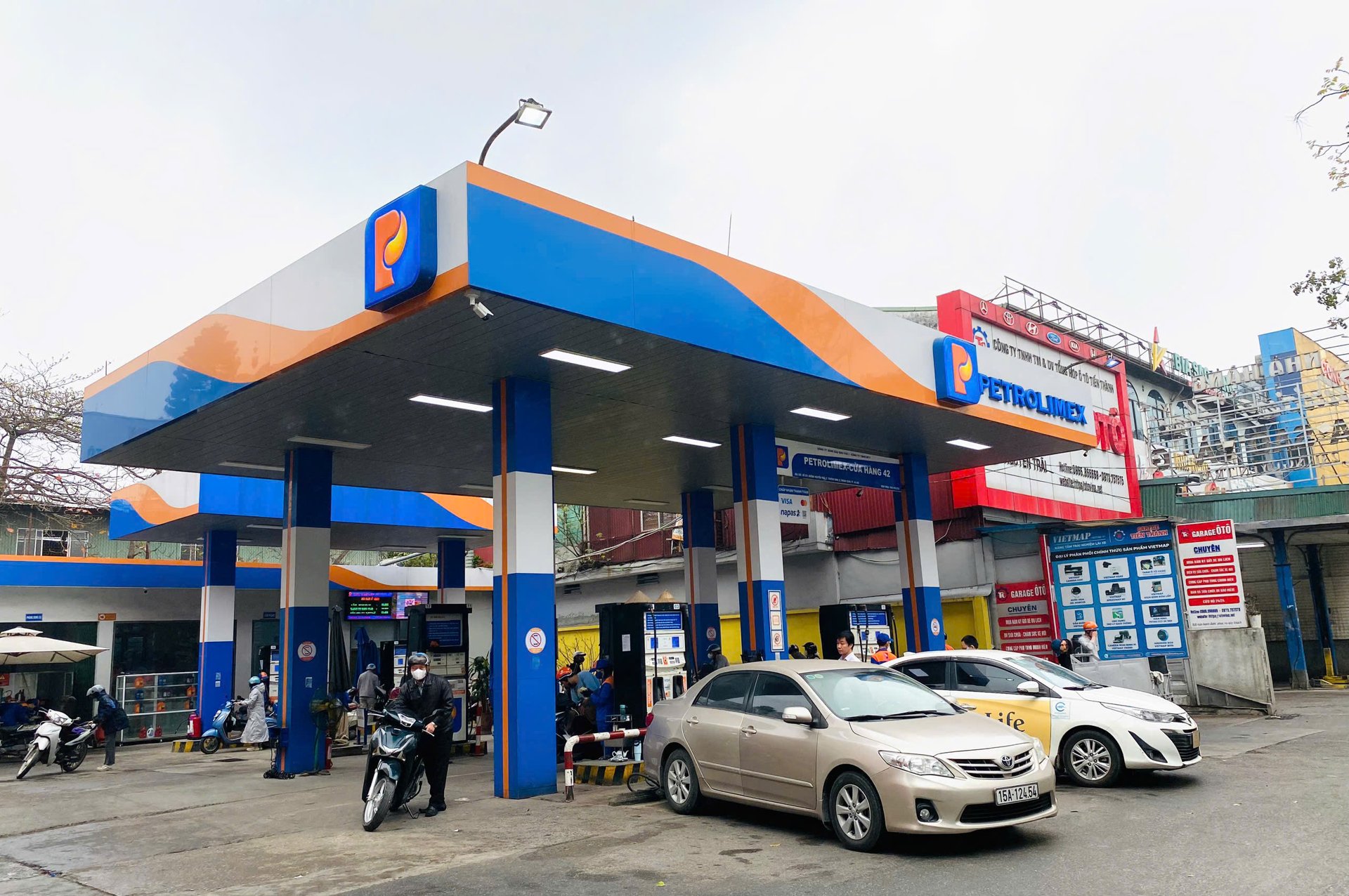 Bán xăng không xuất hóa đơn điện tử sẽ bị thu hồi giấy phép Bán xăng không xuất hóa đơn điện tử sẽ bị thu hồi giấy phép