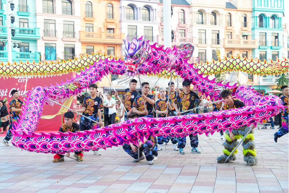 Việt phục hành – Hành trình lan toả hồn Việt, gieo mầm lòng yêu nước