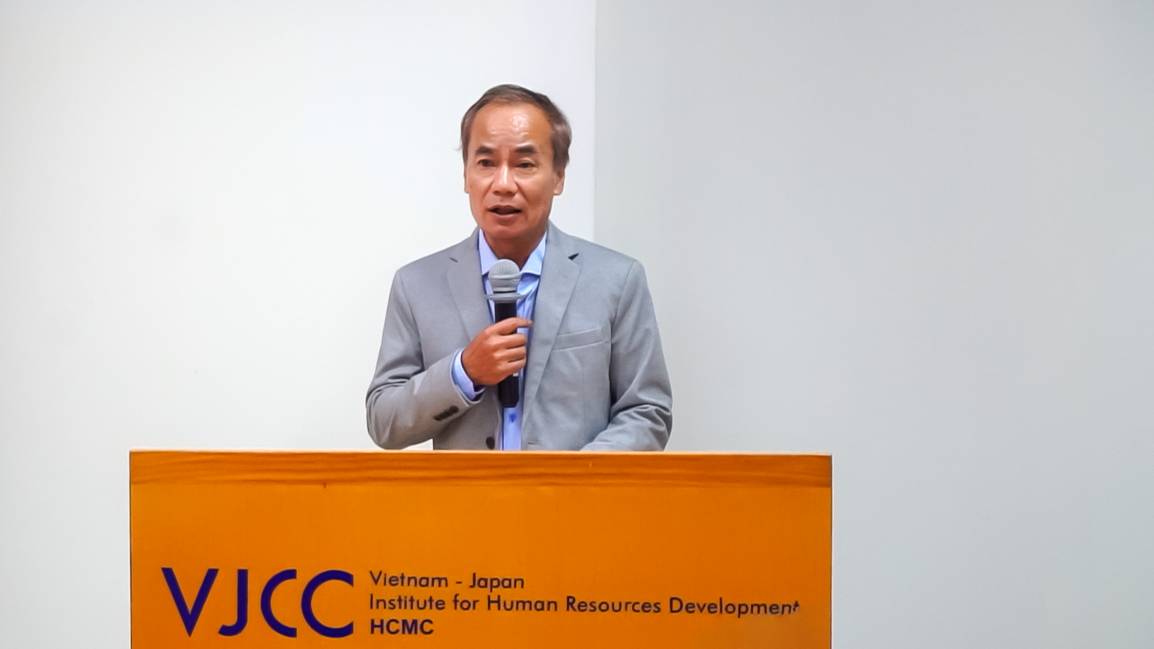 “Vương đạo kinh doanh” – Tư tưởng lãnh đạo khai sáng cho doanh nghiệp tương lai “Vương đạo kinh doanh” – Tư tưởng lãnh đạo khai sáng cho doanh nghiệp tương lai