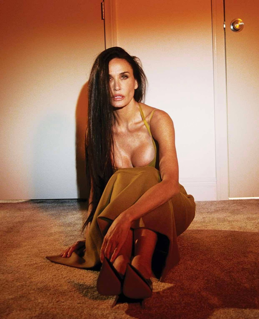 Bí quyết giúp mỹ nhân 62 tuổi trở thành 'người đẹp nhất thế giới năm 2025'