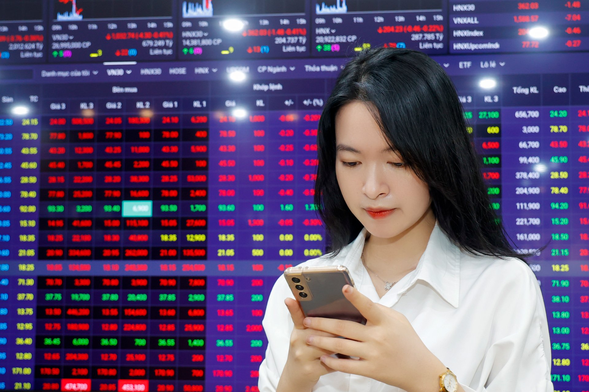 Doanh nghiệp Việt trước "bão" thuế quan từ Mỹ Doanh nghiệp Việt trước "bão" thuế quan từ Mỹ