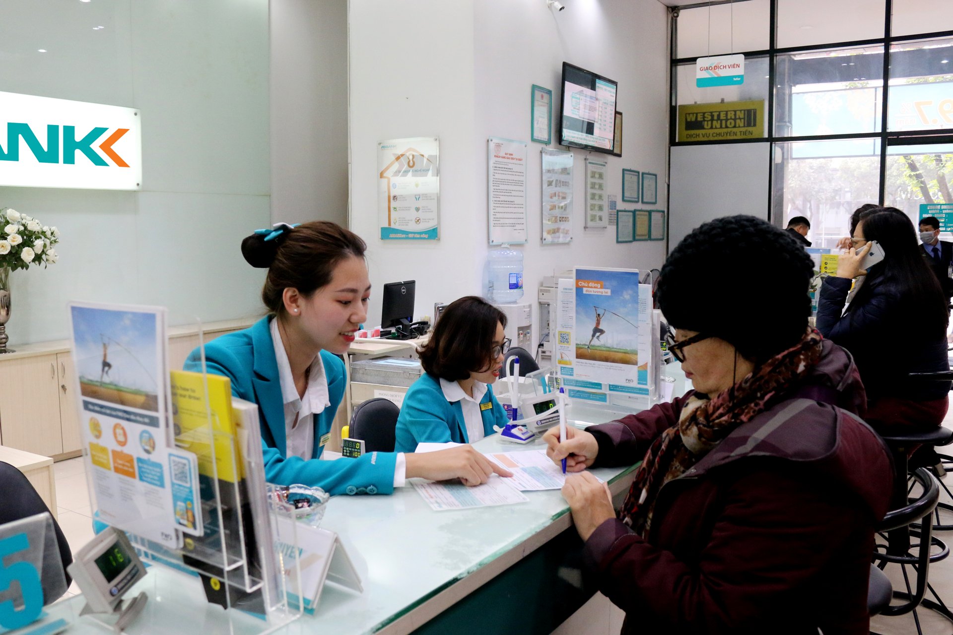 Dư địa giảm lãi vay thu hẹp trước biến động thuế quan