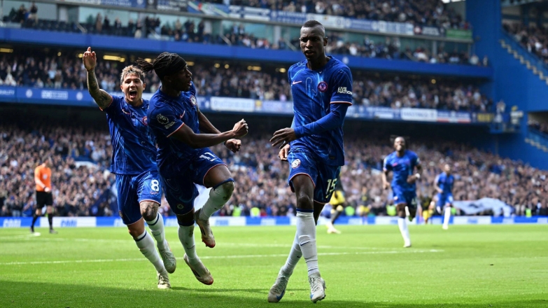 Jackson lập công, Chelsea trở lại top 4 đầy kịch tính