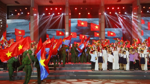 Tối nay (27/4), ba miền Tổ quốc hội tụ trong cầu truyền hình "Vang mãi khúc khải hoàn"