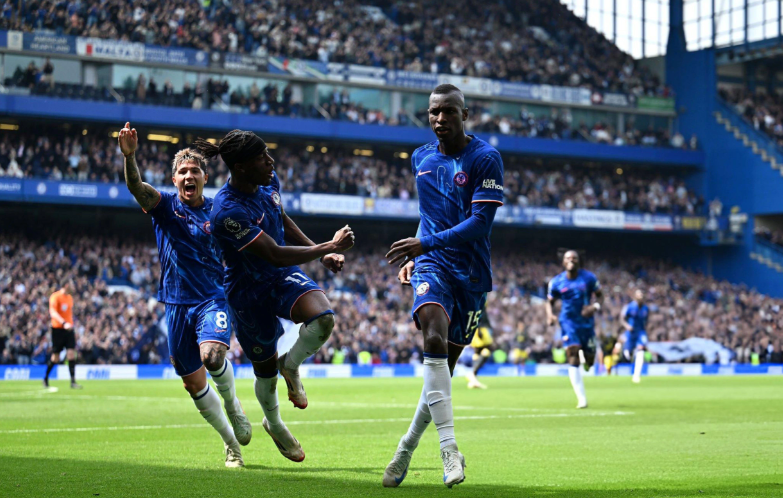 Jackson lập công, Chelsea trở lại top 4 đầy kịch tính Jackson lập công, Chelsea trở lại top 4 đầy kịch tính