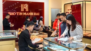 Giá vàng hôm nay 8/4: Vàng nhẫn liên tục đảo chiều, rủi ro chờ phía trước