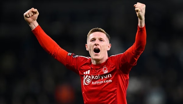 Dortmund muốn tái ngộ Jadon Sancho, Nottingham Forest định giá Elliot Anderson 120 triệu bảng