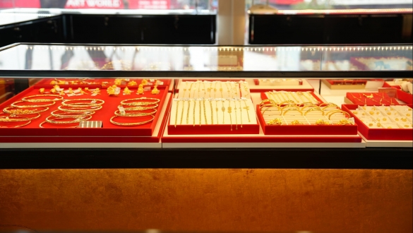 Giá vàng hôm nay 16/4: Vàng nhẫn giảm mạnh