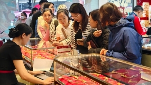 Giá vàng hôm nay 17/4: Vàng miếng SJC giảm mạnh