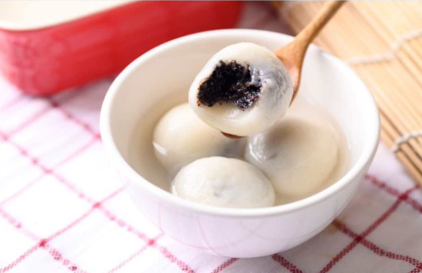 3 nhóm người nên hạn chế ăn bánh trôi, bánh chay