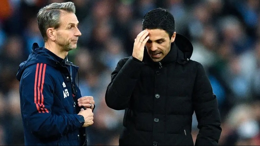 Arsenal và nỗi ám ảnh lịch sử: 7 cú sụp đổ kinh điển tại Ngoại hạng Anh