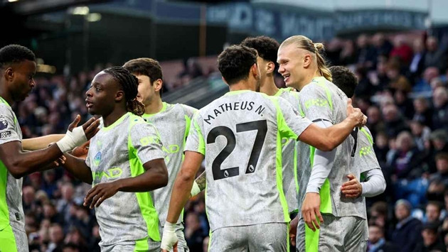 Man City chiếm ngôi đầu Ngoại hạng Anh: Chiến thắng nhọc nhằn và bài toán thể lực của Pep Guardiola