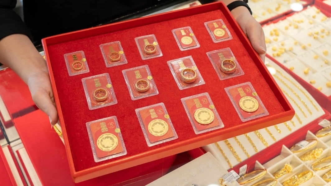 Giá vàng hôm nay 25/4: Đồng loạt giảm mạnh