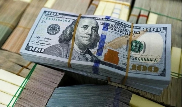 Giá USD tự do tiếp tục tăng, tiến sát mốc 27.000 đồng