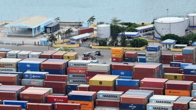 Những nhân tố kìm hãm tăng trưởng kinh tế Những nhân tố kìm hãm tăng trưởng kinh tế