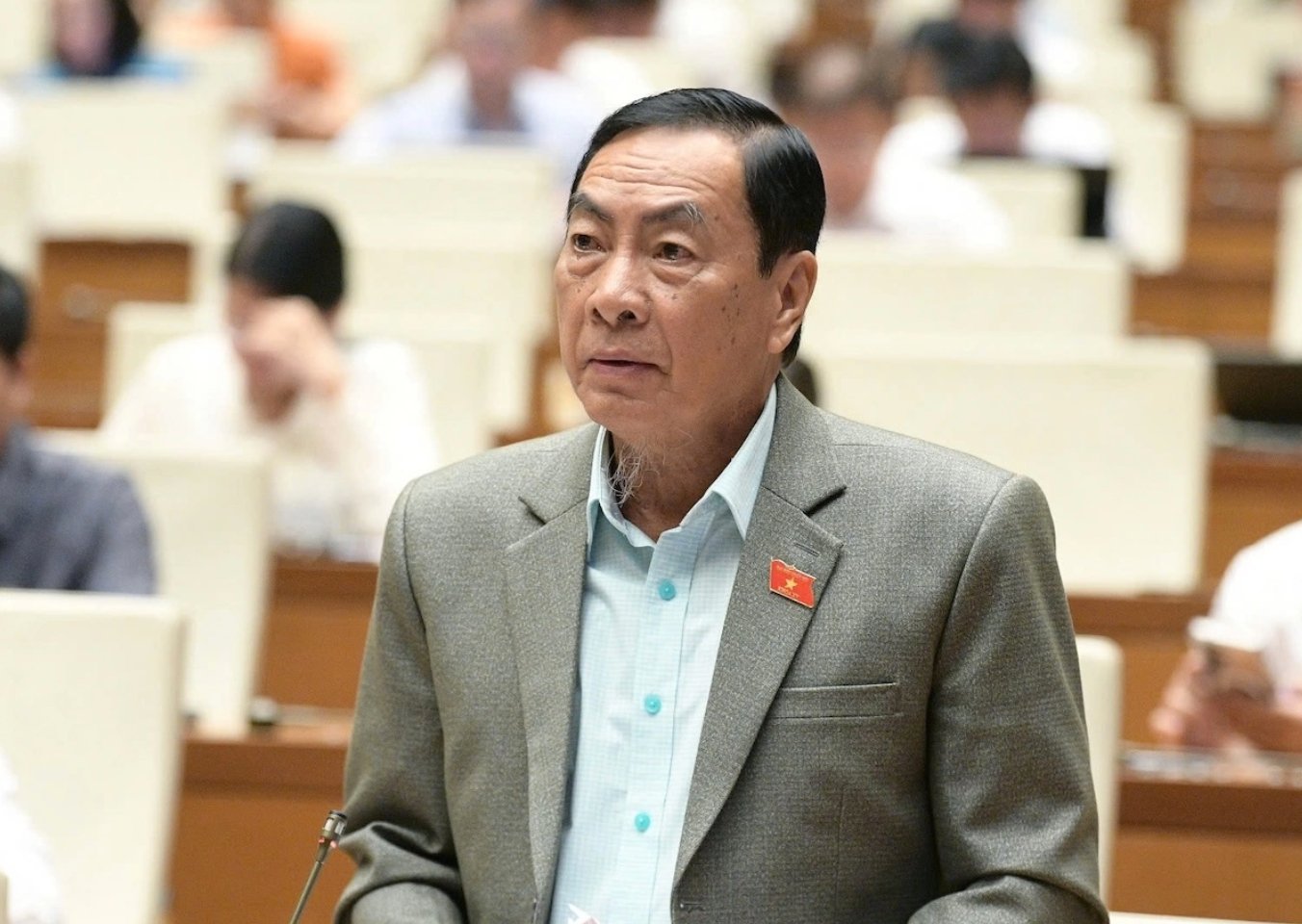 Bộ trưởng Bộ Tài chính: "Không thể không đánh thuế TTĐB với xăng" Bộ trưởng Bộ Tài chính: "Không thể không đánh thuế TTĐB với xăng"