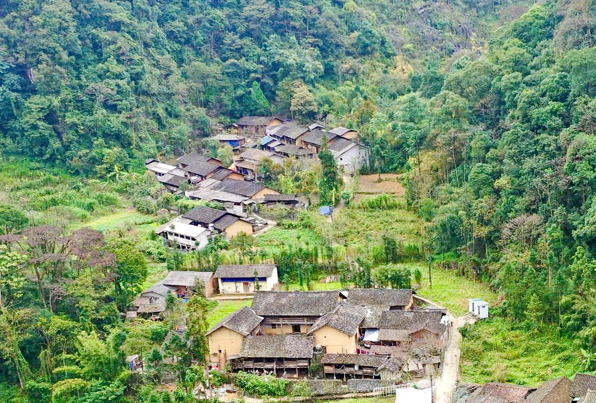 Khu nhà Pao, thôn Lũng Cẩm, xã Sủng Là, (Đồng Văn) là điểm du lịch rất nổi tiếng.