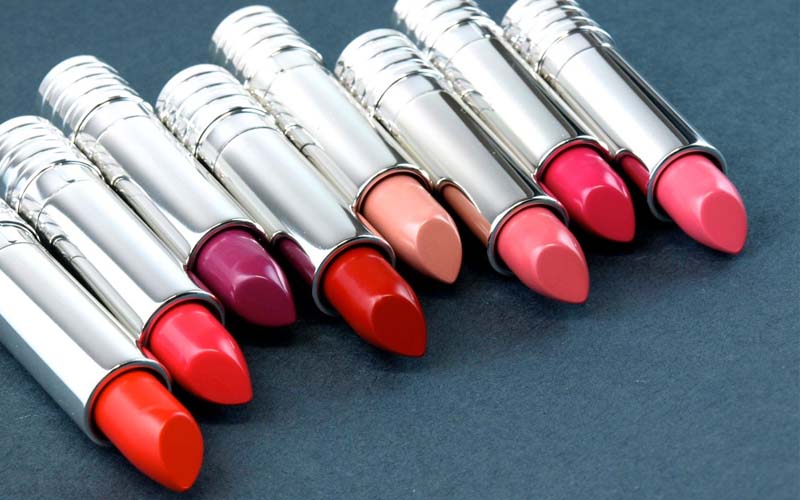 Dùng son môi nhiều có ảnh hưởng đến sức khỏe không? Dùng son môi nhiều có ảnh hưởng đến sức khỏe không?