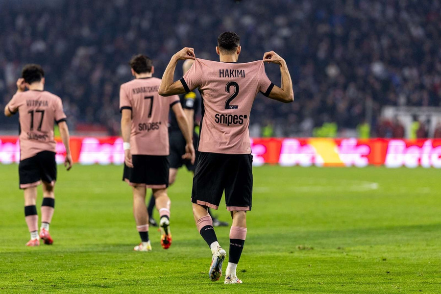 Hakimi nhận giải thưởng đặc biệt tại Pháp