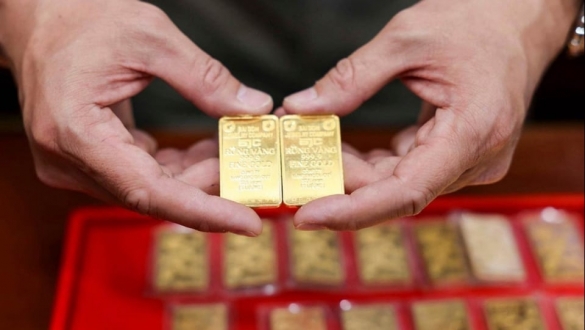 Liên tục tụt dốc, giá vàng SJC "bốc hơi" vài triệu/lượng trong vài tiếng