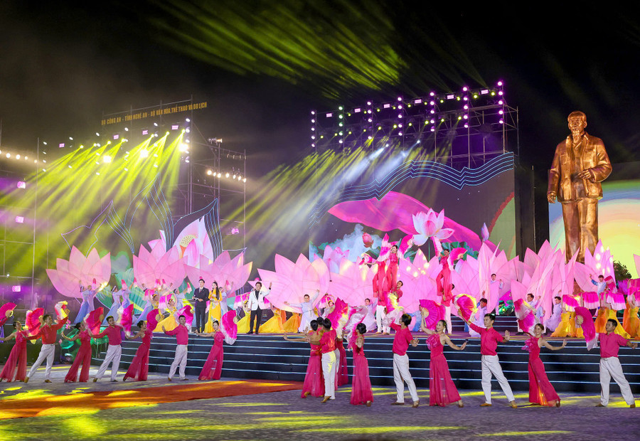 Khai mạc Lễ hội Làng Sen toàn quốc năm 2025 Khai mạc Lễ hội Làng Sen toàn quốc năm 2025
