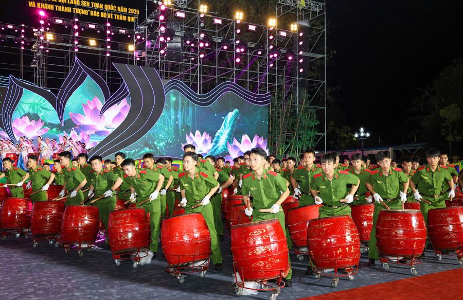 Khai mạc Lễ hội Làng Sen toàn quốc năm 2025 Khai mạc Lễ hội Làng Sen toàn quốc năm 2025