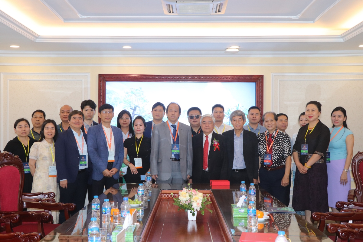 buổi Hội đàm Hợp tác Phát triển Trung Quốc - Việt Nam về Cơ khí điện tử, Trí tuệ nhân tạo và Năng lượng mới. buổi Hội đàm Hợp tác Phát triển Trung Quốc - Việt Nam về Cơ khí điện tử, Trí tuệ nhân tạo và Năng lượng mới.