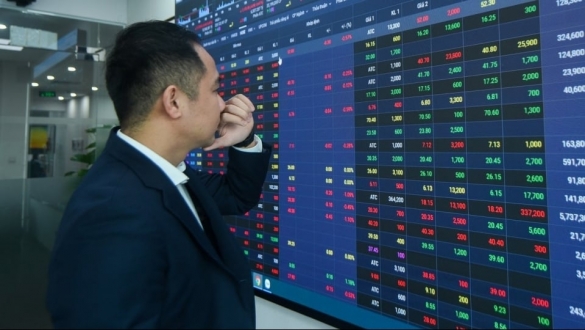 Khối ngoại chốt lời, VN-Index đánh mất mốc 1.300 điểm