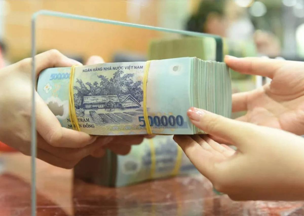 Tiền gửi của người dân vào ngân hàng tăng mạnh