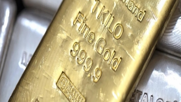 Giá vàng thế giới giảm, mất mốc 3.300 USD/ounce